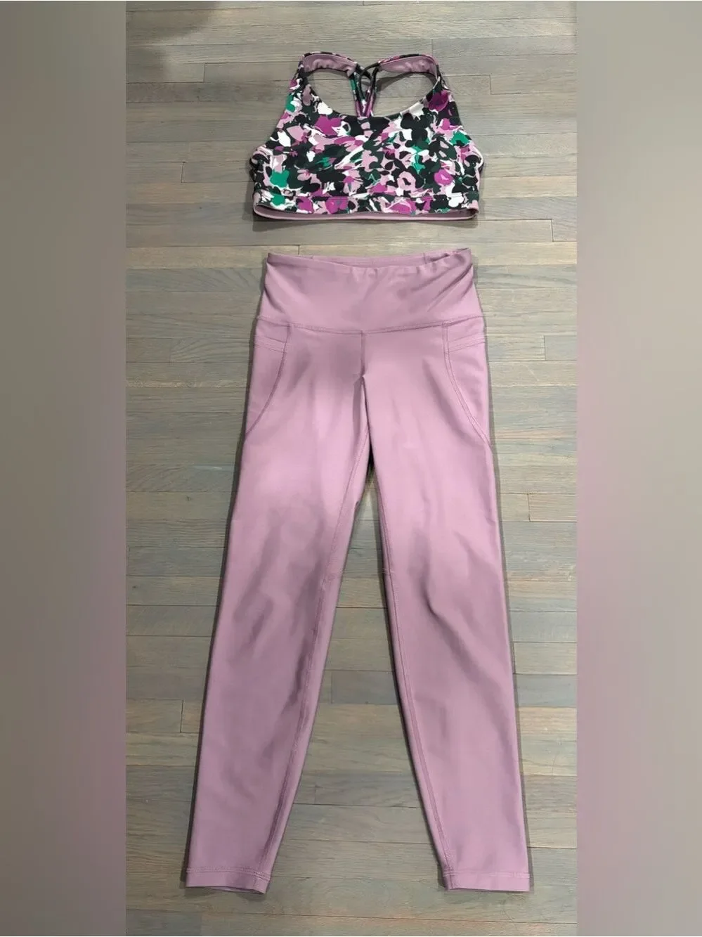 833. Old Navy Activewear Set Of Sport Bra And High-Waist Mauve Leggings